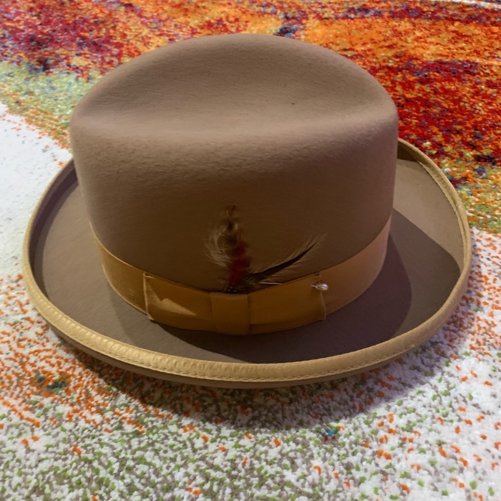 Roberto collection Tan with Gold detailed Hat size xxl